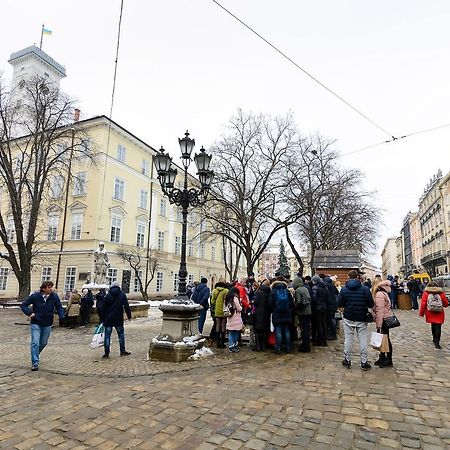 Vip Апартаменти Ван Гог На Площі Ринок Lwów Zewnętrze zdjęcie