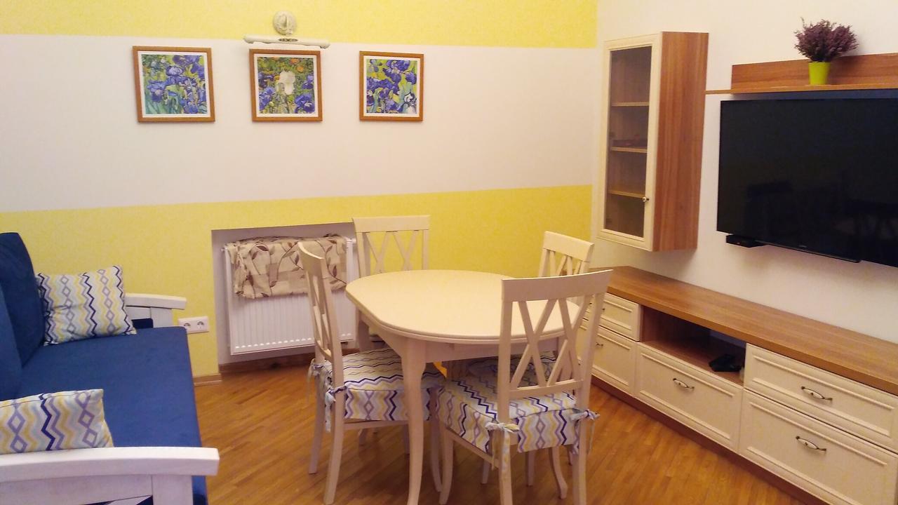 Vip Апартаменти Ван Гог На Площі Ринок Lwów Zewnętrze zdjęcie